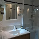Logis Le Centre Poitou Hotel