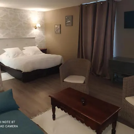 Logis Le Centre Poitou 3*