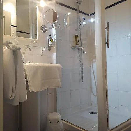 Logis Le Centre Poitou Hotel 3*