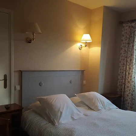 酒店 Logis Le Centre Poitou 3*