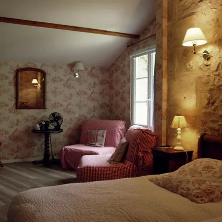 Logis Le Centre Poitou Hotel 3*