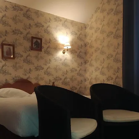Logis Le Centre Poitou 酒店 3*