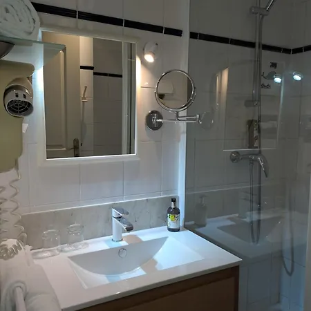 Logis Le Centre Poitou מלון