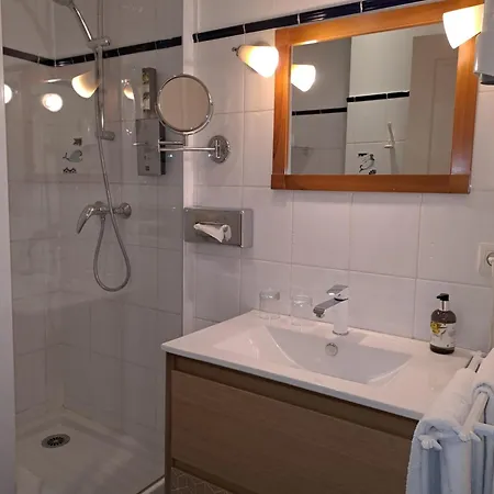 Logis Le Centre Poitou מלון