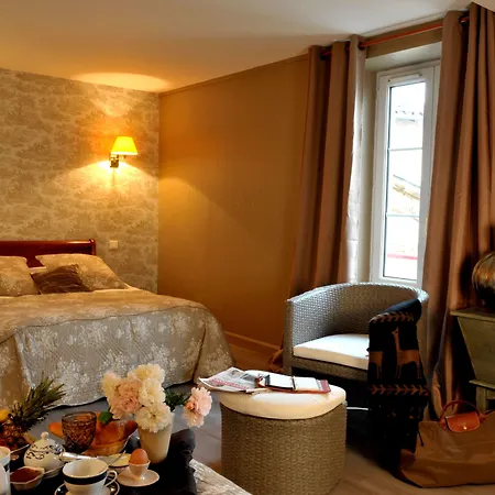 Logis Le Centre Poitou Hotel