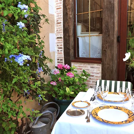 Logis Le Centre Poitou 3*