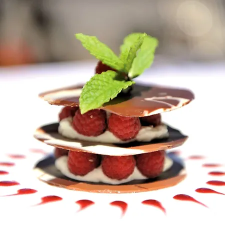 Hotel Logis Le Centre Poitou 3*