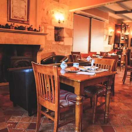 Hotel Logis Le Centre Poitou Coulombiers (Vienne)