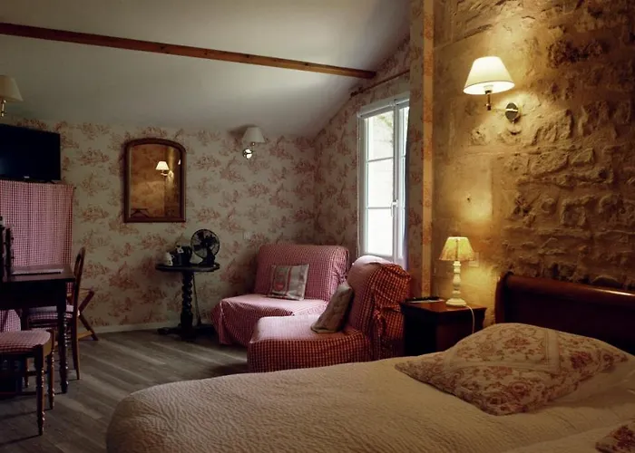 Logis Le Centre Poitou Hotel 3*