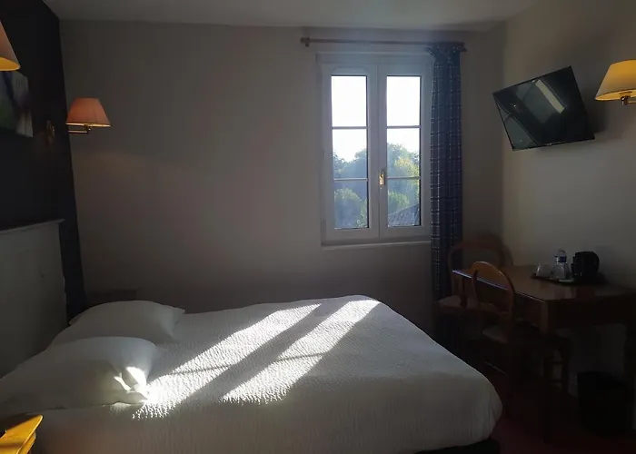 Hotel Logis Le Centre Poitou