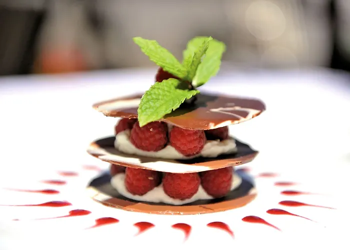 Hotel Logis Le Centre Poitou 3*