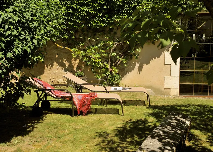 Logis Le Centre Poitou Hotel